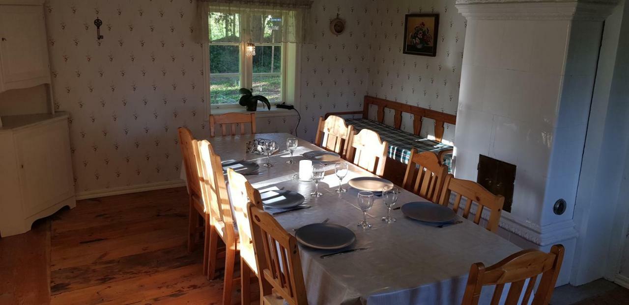 1800-tals Torp I Landsbygd Naera Allt